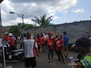 Warga Walian Satu Demo di kantor Kelurahan Gara-Gara Video Viral “PENDUKUNG TU MERAH TONG SO NDA MO KASE”