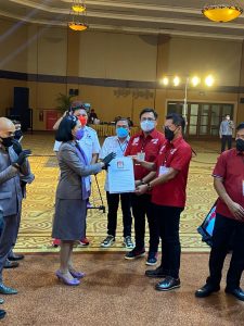 KPU Minut Tetapkan Pasangan Joune Ganda dan Kevin William Lotulung Sebagai Bupati dan Wakil Bupati Terpilih