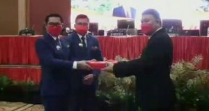 DPRD Minut Gelar Paripurna Sertijab Plh. Jemmy Kuhu Kepada Bupati dan Wakil Bupati Terpilih JG-KWL