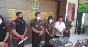 TGR Gedung Oprasi RSUD-WM, Kejari Minut Serahkan 661 Juta Ke Kas Daerah Dari PT Inti Sela Permai