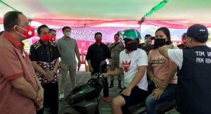 Bupati ROR Pantau Kegiatan Vaksinasi Drive Thru Tahap II