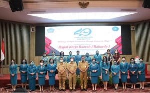 Ketua TP PKK Mitra Hadiri Puncak HKG PKK ke-49 dan Pelantikan Pengurus TP PKK Provinsi Periode 2021-2024