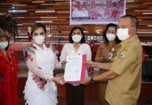 Wawali WL Lantik Pengurus Komunitas Seni dan Budaya Ne Tombulu Kota Tomohon