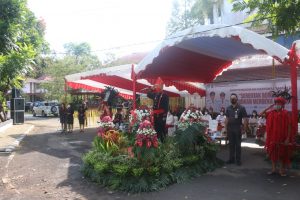 Walikota Senduk Pimpin Upacara Peringatan Hardiknas