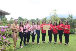 BRI Manado Serahkan Rp100juta Untuk Kelompok Tani Wanita Tomohon