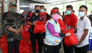 Ketua DPR RI Didampingi Gubernur Sulut dan Bupati Minut Serahkan Bantuan di Pulau Talise