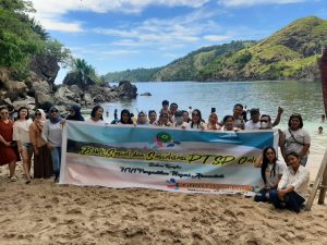 Pengadilan Negeri Airmadidi HUT Ke-13, Lakukan Bakti Sosial dan Sosialisasi PTSP Online