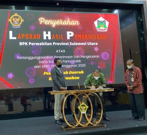 Wawali Tomohon Tandatangani LHP Bantuan Keuangan Parpol TA 2020