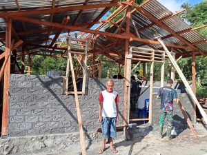 Kebahagiaan Opa Daniel Dapat Bantuan Bedah Rumah TMMD Kodim 1310/Bitung