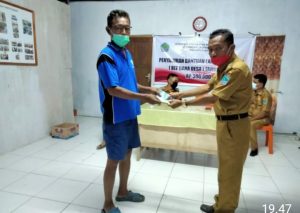 Pemdes Desa Paputungan Menyalurkan Penerima BLT DD 2021