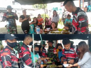 Kebersamaan TNI dan Warga Terus Terjalin di TMMD ke-111 Kodim 1310/Bitung