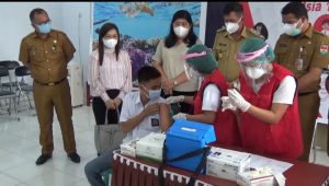 Wabup Legi Pantau Pelaksanaan Hari Pertama Vaksinasi Covid-19 untuk Anak Usia 12-17 Tahun di Mitra