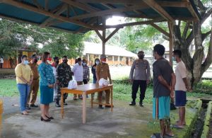 Peringati HUT RI ke 76, Pemerintah dan TP-PKK Kecamatan Manganitu Bagi-Bagi Masker dan Bantuan