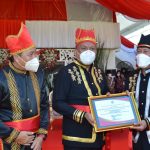 Bupati Minsel Terima Penghargaan di Moment HUT Provinsi Sulawesi Utara ke-57