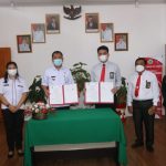 Walikota Senduk Serahkan Bantuan Perlengkapan Sekolah Bagi Siswa Kurang Mampu