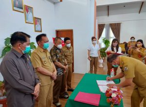 Penandatanganan SK Penetapan dan Pemberian Insentif Kepala dan Wakil Kepala Lingkungan Disaksikan Walikota dan Wawali