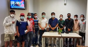 Dukung Atlit Sangihe Bertanding di PON Papua, Bupati Gaghana Berikan Uang Saku