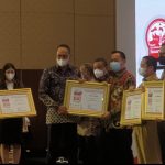 Walikota Carrol Senduk Terima Penghargaan Smart City Confrence