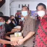 Warga Kelurahan Kakaskasen Terima Bantuan Dari Walikota