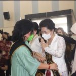 Ibu Rita Dondokambey Kukuhkan drg. Jeand’arc Karundeng Sebagai Bunda Literasi Kota Tomohon