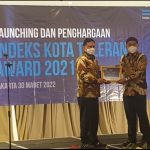 Sekkot Edwin Roring Wakili Pemkot Tomohon Terima Penghargaan Dari SETARA INSTITUT