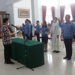 Walikota Carrol Senduk Menyerahkan SK dan Pengambilan Sumpah Janji PNS