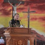 Wawali WL Bersama Keluarga Mengikuti Perayaan Ekaristi Di Gereja Katolik Kerahiman Ilahi
