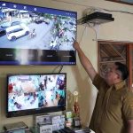 Wabup Minut KWL, Pantau Pemasangan CCTV Desa Dimembe.