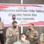 Polres Tomohon Menyalurkan Bantuan Tunai Pangan Kepada PKL dan Warung