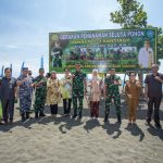 Kunker di Sangihe, Danrem 131/Santiago dan Penjabat Bupati Sangihe Tanam Pohon di Kampung Naha