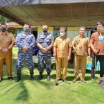 Lanal Tahuna dan DLH Sangihe Tanam Pohon Bakau di Petta Timur