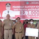 Bupati Joune Ganda, Memberikan Bantuan Sosial Dana Duka