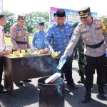 Ribuan Liter Captikus dan Obat Terlarang Dimusnakan.