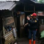 Bupati Joune Ganda Pantau Terus dan Turun Langsung Tempat Kena Banjir Serta Siapkan Anggaran