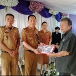Walikota Carrol Senduk Melayat di Beberapa Rumduk dan Serahkan Santunan Duka