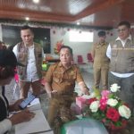 Petugas Pantarlih Didampingi Komisioner KPU  Coklit Dikediaman Walikota Tomohon