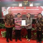 Sekda Minut Wowiling, Terima Hasil Penilaian Kepatuhan Standar Pelayanan Publik dari Ombudsman