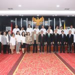 Rektor Prof. Dr. Ir. Oktovian Berty Alexander Sompie Lantik Enam Pejabat di Unsrat
