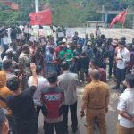 Wakil Ketua DPRD Sulut Victor Mailangkay Menerima Unjuk Rasa Mahasiswa KNPB