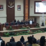Rapat Paripuna DPRD Sulut Tetapkan Pansus LKPJ
