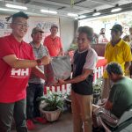 Peringati Dua Tahun Kepemimpinan Maurits-Hengky, Dinas PUPR Bitung Bagikan Ratusan Paket Sembako