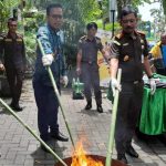 Kejari Bitung Musnahkan Ribuan Obat Berbahaya dan Puluhan Sajam