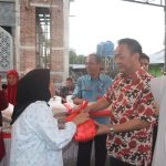 Buka Puasa Bersama, Walikota Tomohon Senduk Berikan Bantuan Sembako di Masjid Nurul Iman Kampung Jawa