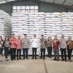 Bupati Minut Joune Ganda Kunjungi Gudang Bulog Pastikan Kualitas Beras Bagi KPM