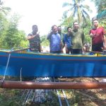 DanDes Tahap I Pemdes Bulutui Bagi Perahu dan Mesin Katinting  Tunjang Perekonomian Masyarakat