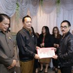 Walikota Tomohon Senduk Melayat Rumah Duka Almarhumah Gritje Wilmentjie Mokolensang