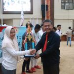 Serahkan Piala, Ini Pesan Ketua DPRD Sulut Kepada Pemenang Kejurda Sambo Sulut