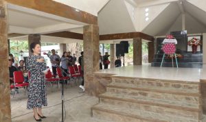 Disambut Karundeng, Mantiri Lakukan Ziarah di Makam Mantan Administratif Bitung Drs Karel Senduk