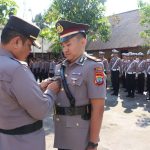 Kapolres Kotamobagu Pimpin Upacara Penyerahan Tugas Kapolsek Lolayan Dari AKP Hadi Siswanto