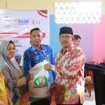 Pj Wali Kota Asripan Nani Serahkan Bantuan CBP Kepada 1487 KPM Se-Kotamobagu Barat